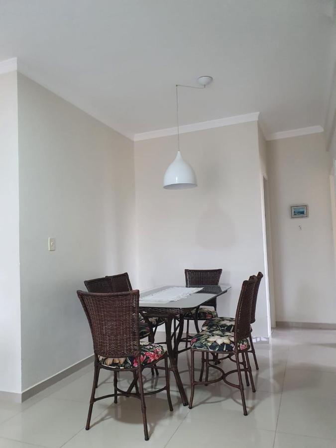 Apartamento 3 Quartos 8 Pessoas A 50 Mts Da Praia De Bombas, A 100M Da Passarela Do Ribeiro บอมบินญัส ภายนอก รูปภาพ